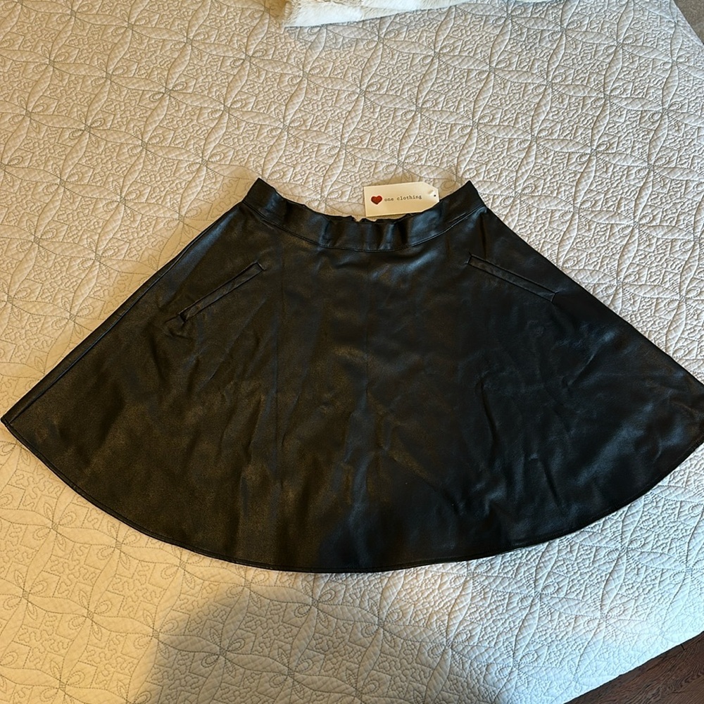 One Clothing Faux Leather Skirt size large new with tags
